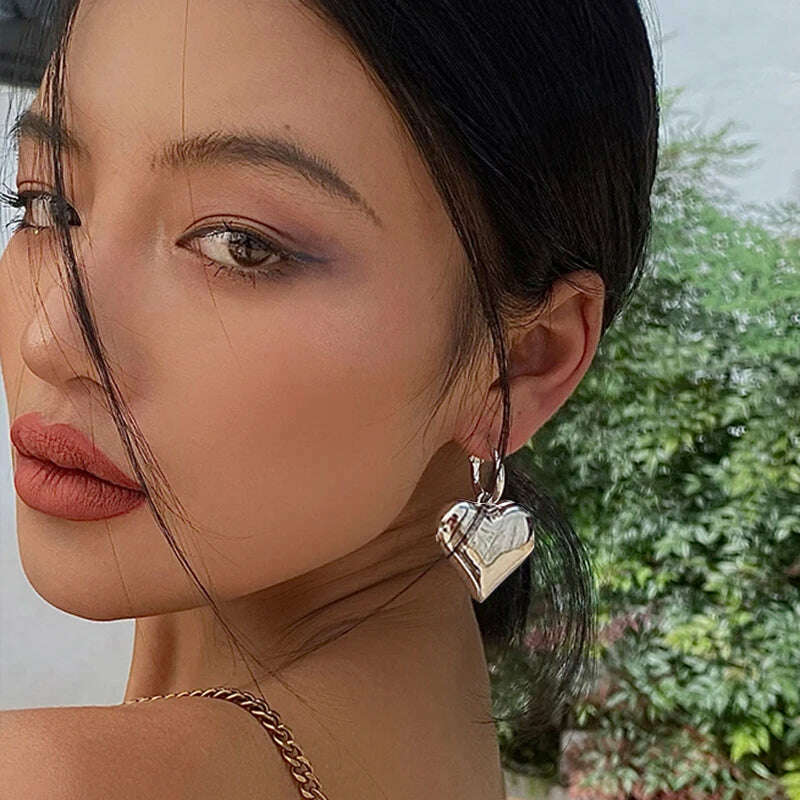 2023 Chic Heart Huggie Hoop Earrings Ins Jewelry  Asymmetric Hoop Earrings For Women New Gold Color Earrings Jewelry Teen Gift