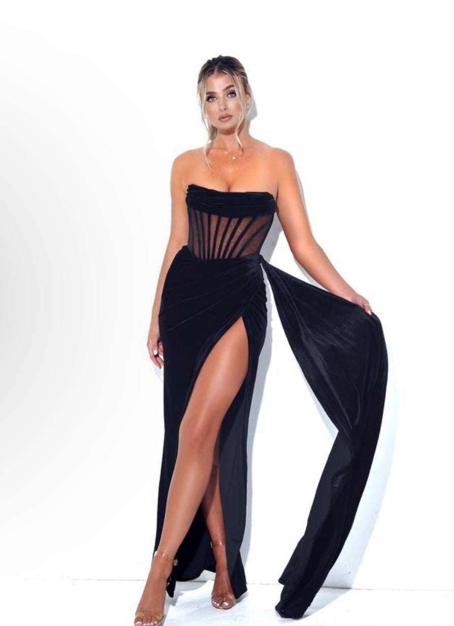 LINED CORSET VELVET BLACK GOWN