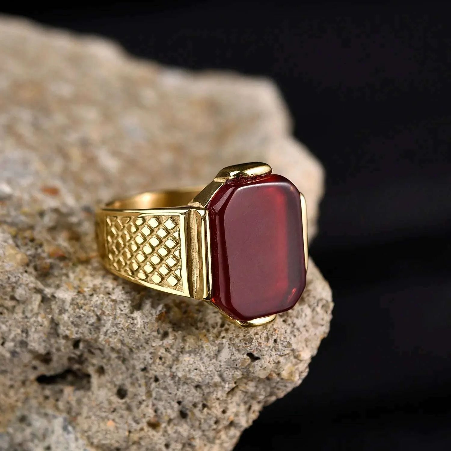 Men's High Quality Vintage Stainless Steel Gemstone Styles 18K Gold Plated Ring Jewelry Professional Factory Made