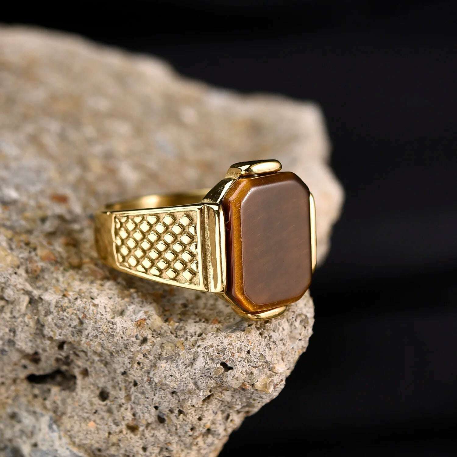 Men's High Quality Vintage Stainless Steel Gemstone Styles 18K Gold Plated Ring Jewelry Professional Factory Made