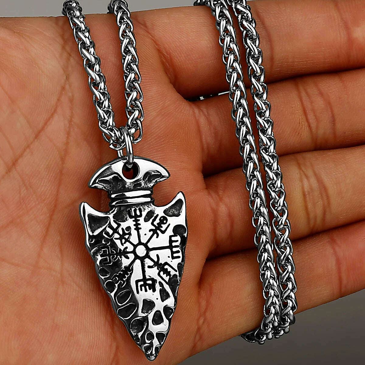 Viking Vintage Spear Compass Necklace Viking Rune Men Amulet Pathfinder Vegvisir Stainless Steel Pendant Necklace Jewelry Gift