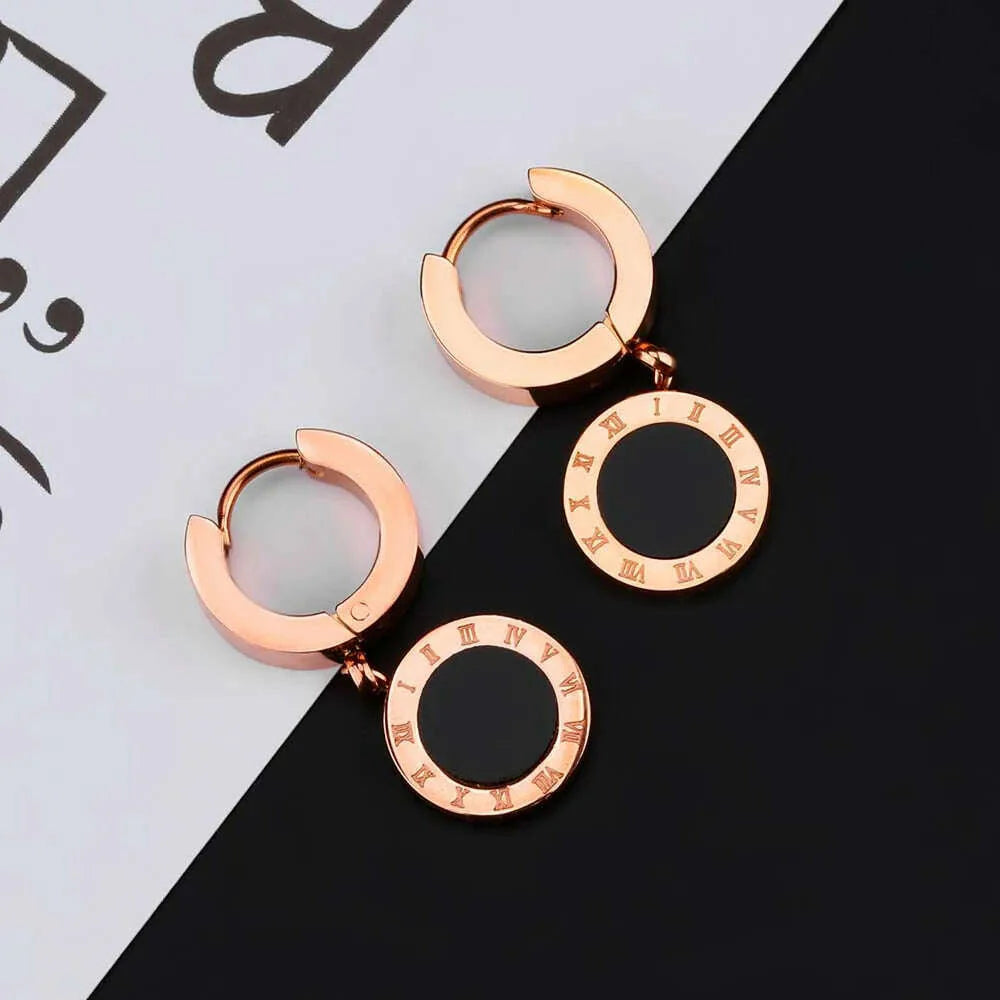 ZooMango Black Shell Roman Numerals Circle Hoop Earrings Titanium Steel Rose Gold Color Wedding Earrings For Women ZE18114